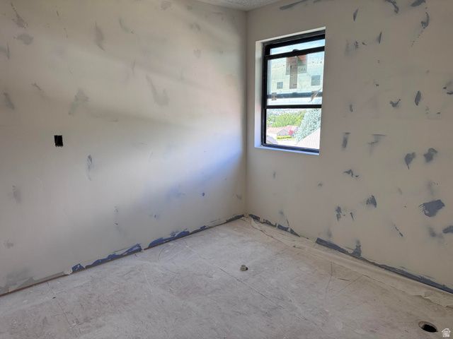 2693 N BURNS LN, North Ogden, UT 84414