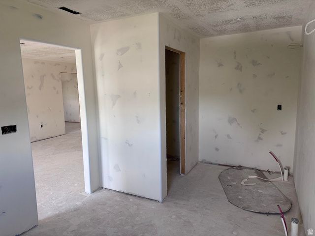 2693 N BURNS LN, North Ogden, UT 84414