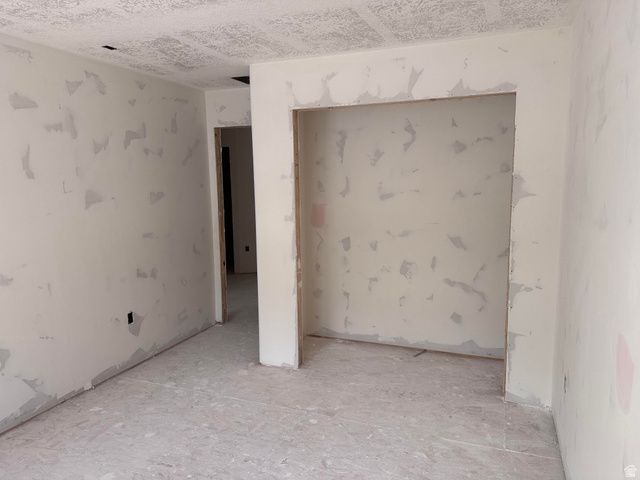 2693 N BURNS LN, North Ogden, UT 84414