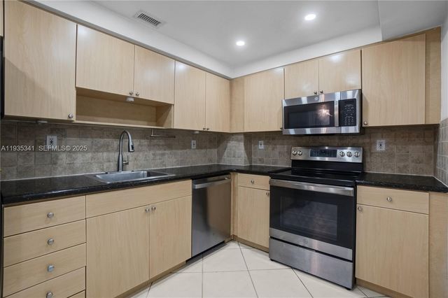 10350 W Bay Harbor Dr 2L, Bay Harbor Islands, FL 33154