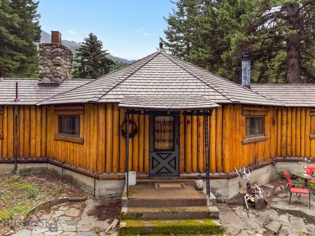 124 Deep Creek Road, Livingston, MT 59047