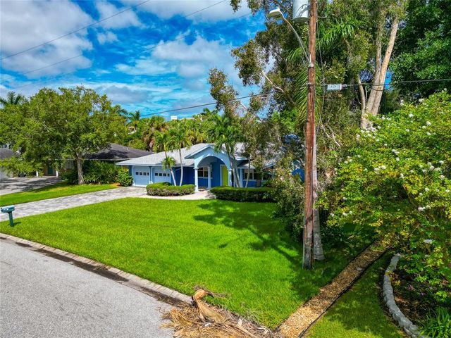 1389 HARBOR DRIVE, Sarasota, FL 34239