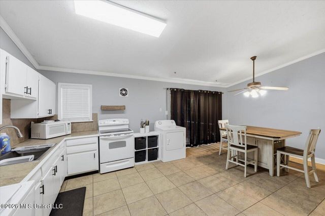 502 W Lakeview Circle, Clinton, MS 39056