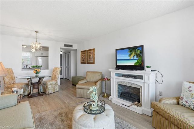 300 Forest Lakes BLVD # 207, Naples, FL 34105