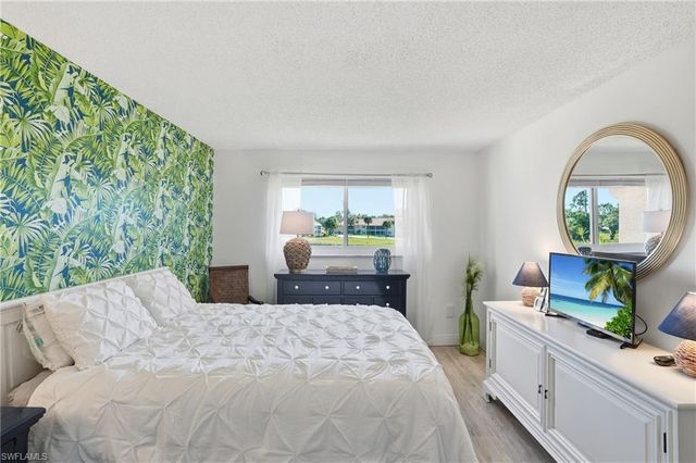 300 Forest Lakes BLVD # 207, Naples, FL 34105