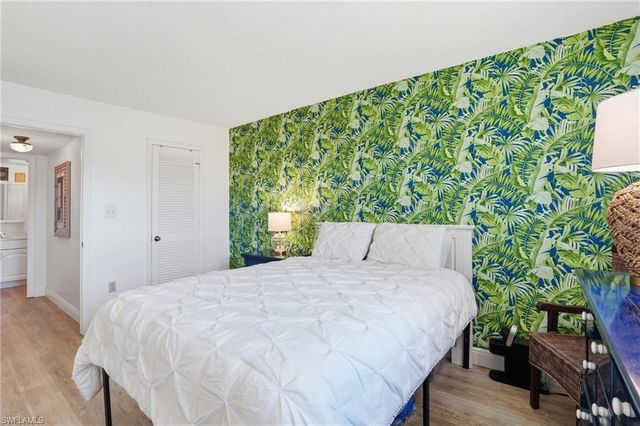 300 Forest Lakes BLVD # 207, Naples, FL 34105