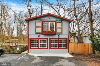 2600 S MARKET ST, Mechanicsburg, PA 17055