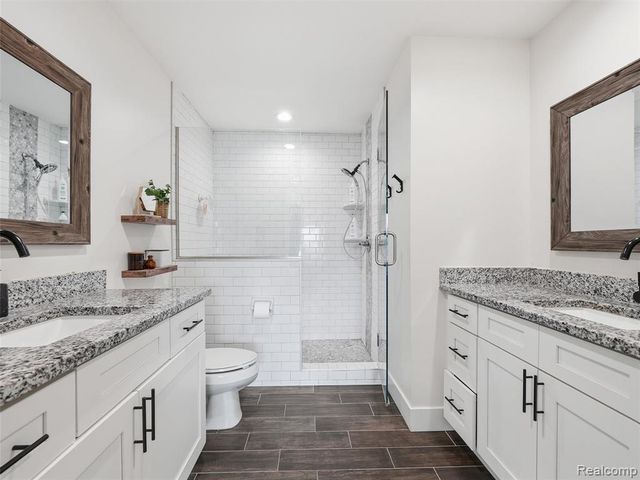 70 W Shevlin Avenue, Hazel Park, MI 48030