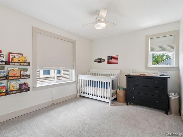 70 W Shevlin Avenue, Hazel Park, MI 48030