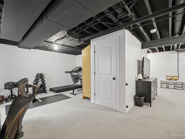 70 W Shevlin Avenue, Hazel Park, MI 48030