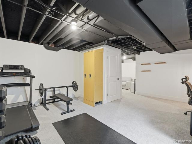 70 W Shevlin Avenue, Hazel Park, MI 48030