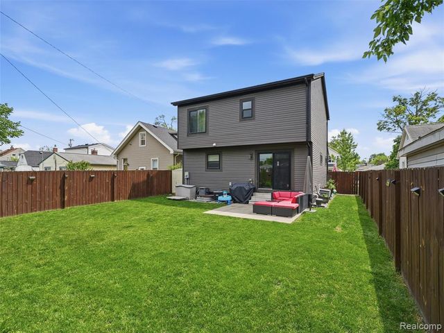 70 W Shevlin Avenue, Hazel Park, MI 48030