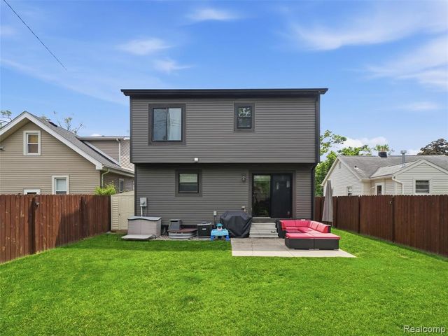 70 W Shevlin Avenue, Hazel Park, MI 48030