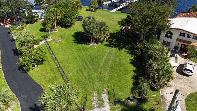 4345 SE Mulford Lane, Stuart, FL 34997