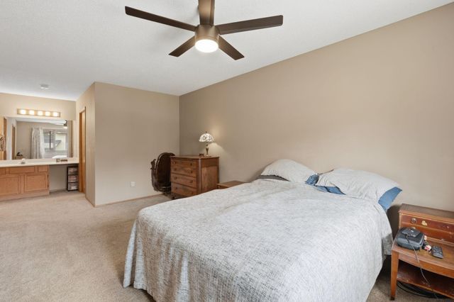 1589 Four Oaks Road, Eagan, MN 55121