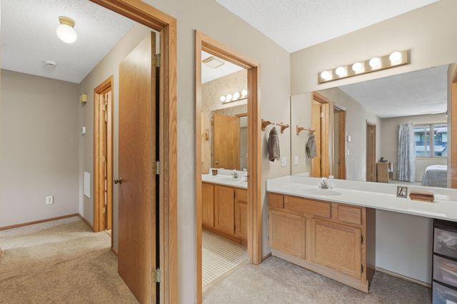 1589 Four Oaks Road, Eagan, MN 55121