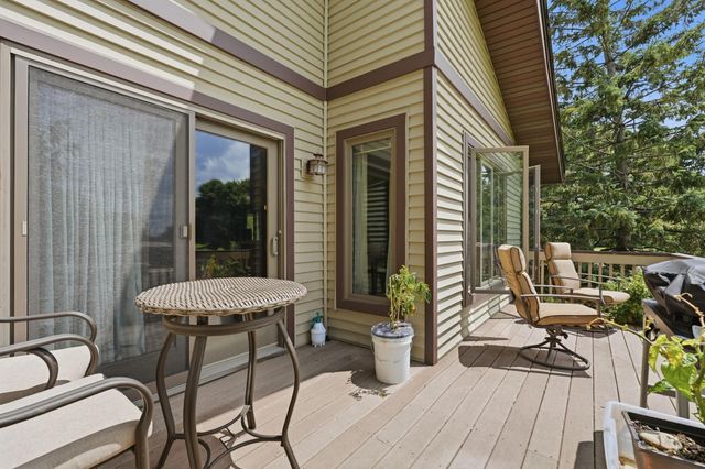 1589 Four Oaks Road, Eagan, MN 55121