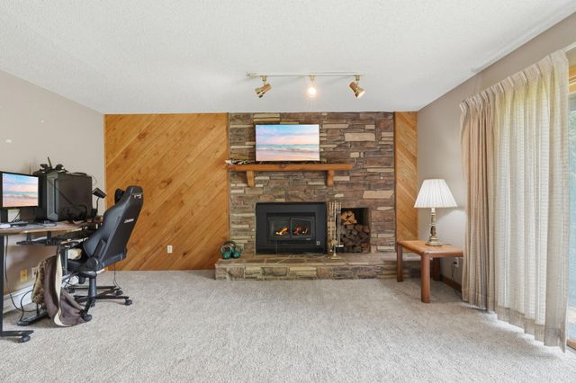 1589 Four Oaks Road, Eagan, MN 55121
