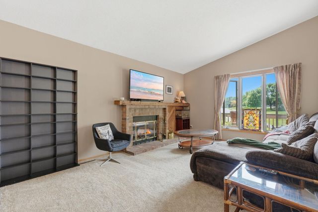 1589 Four Oaks Road, Eagan, MN 55121