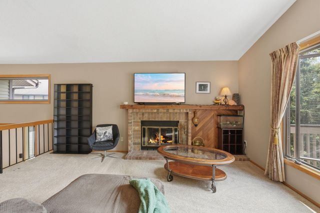 1589 Four Oaks Road, Eagan, MN 55121