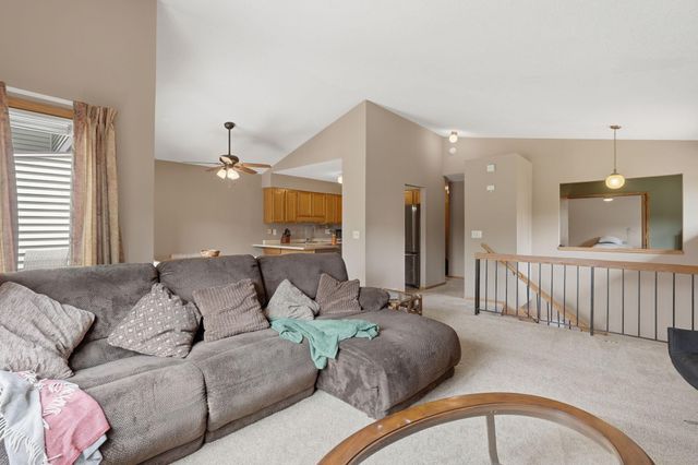 1589 Four Oaks Road, Eagan, MN 55121