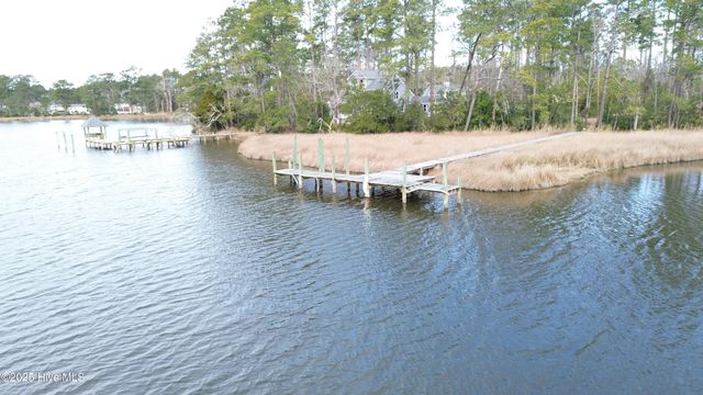 252 Jonaquins Drive, Beaufort, NC 28516