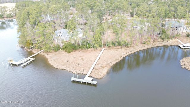 252 Jonaquins Drive, Beaufort, NC 28516