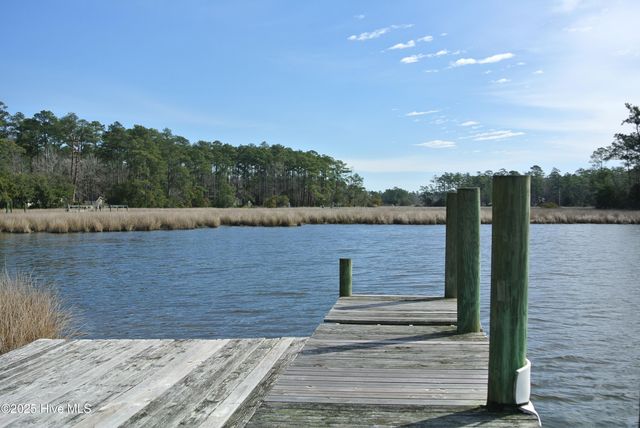 252 Jonaquins Drive, Beaufort, NC 28516