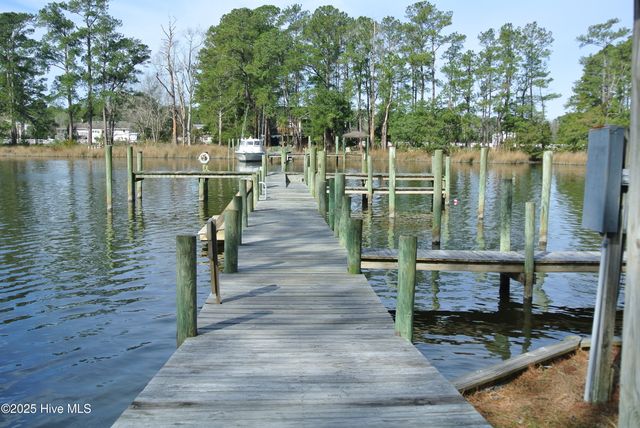 252 Jonaquins Drive, Beaufort, NC 28516