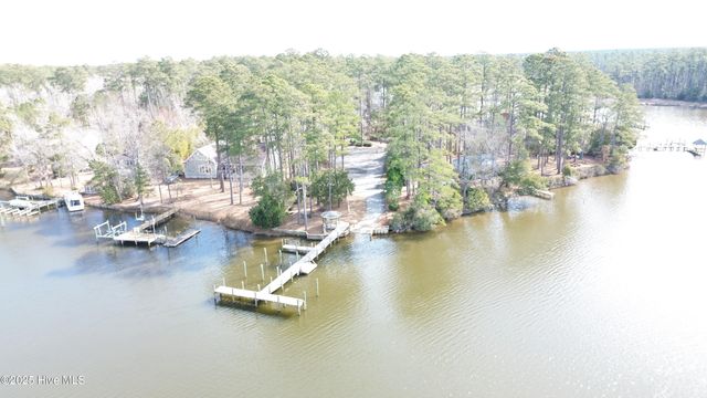 252 Jonaquins Drive, Beaufort, NC 28516