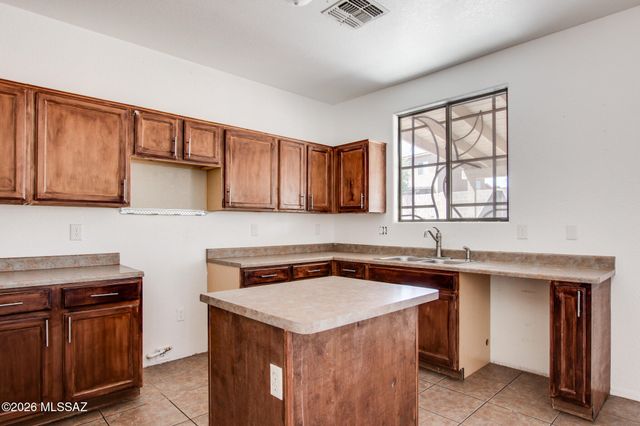 7040 S Camino De Ayer, Tucson, AZ 85746