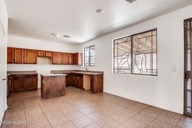 7040 S Camino De Ayer, Tucson, AZ 85746