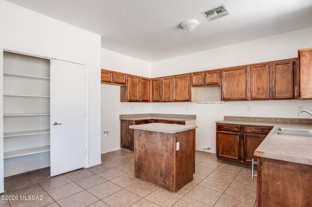 7040 S Camino De Ayer, Tucson, AZ 85746