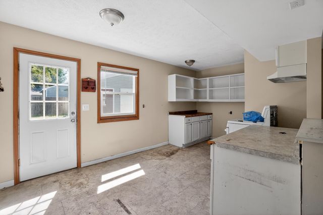 4013 TWIN CITY Drive, Council Bluffs, IA 51501