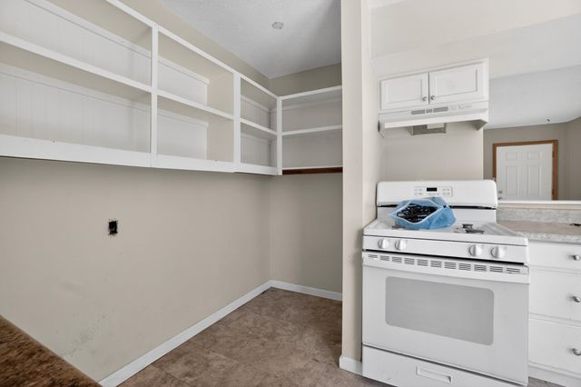 4013 TWIN CITY Drive, Council Bluffs, IA 51501