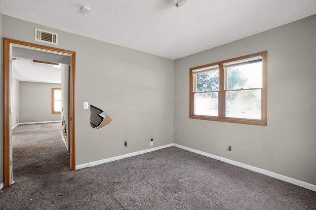 4013 TWIN CITY Drive, Council Bluffs, IA 51501