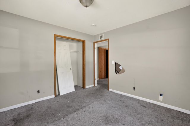 4013 TWIN CITY Drive, Council Bluffs, IA 51501