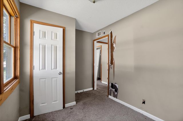4013 TWIN CITY Drive, Council Bluffs, IA 51501