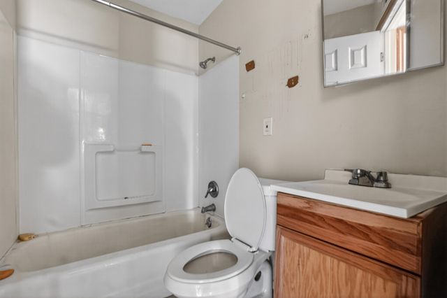 4013 TWIN CITY Drive, Council Bluffs, IA 51501