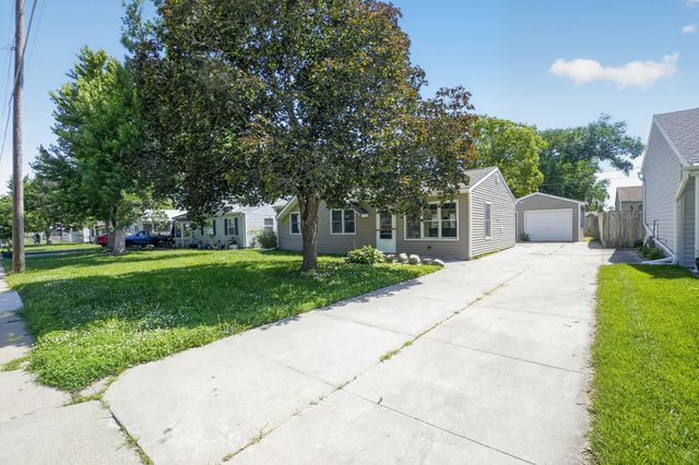 4013 TWIN CITY Drive, Council Bluffs, IA 51501