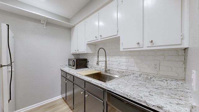 810 Bellevue Rd Apt 213, Nashville, TN 37221