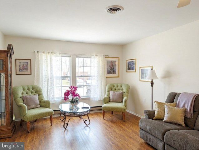 29 MOCCASIN DR, Manchester Township, NJ 08759