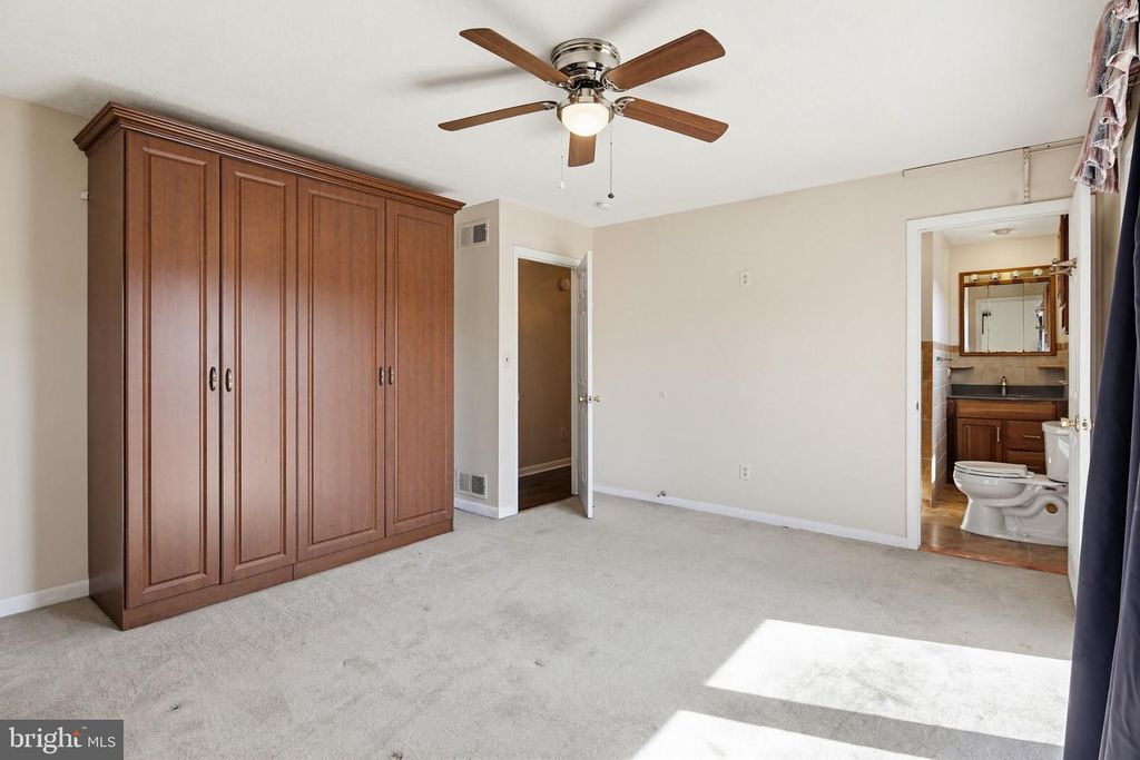 Image 10 of property listing at 603 YORKMINSTER CT, Westminster, MD 21158