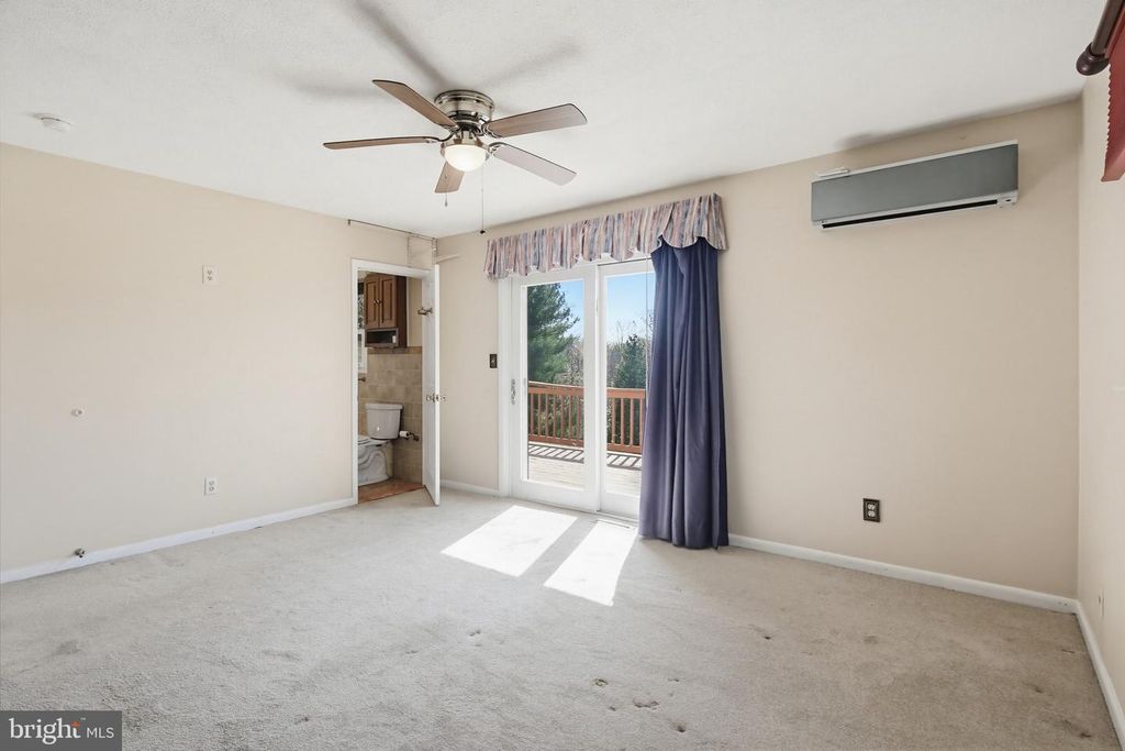 Image 11 of property listing at 603 YORKMINSTER CT, Westminster, MD 21158