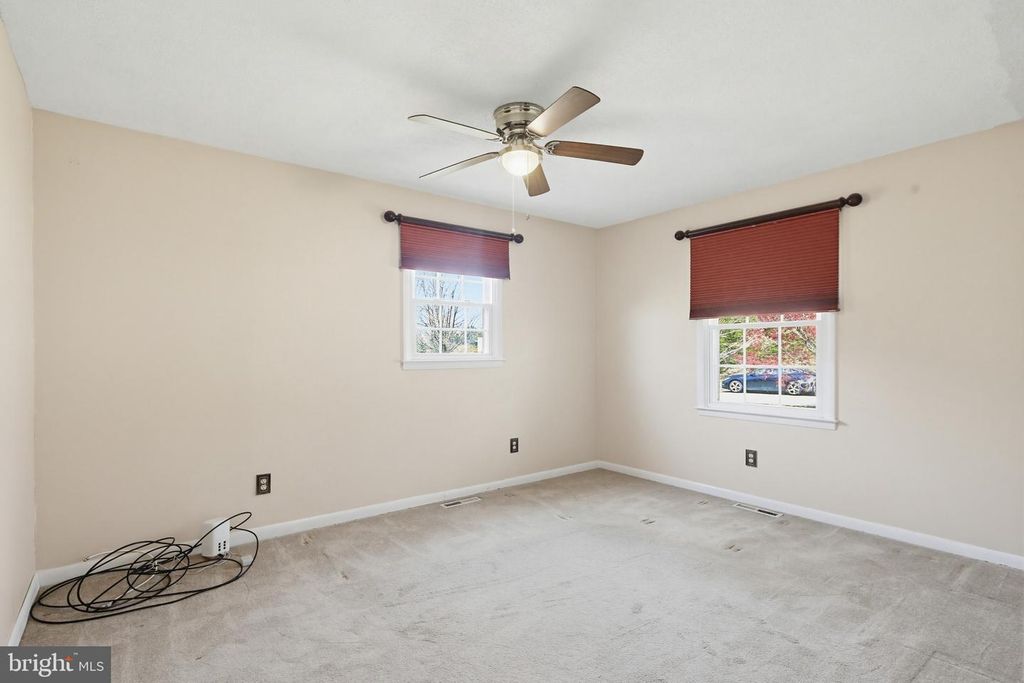 Image 15 of property listing at 603 YORKMINSTER CT, Westminster, MD 21158