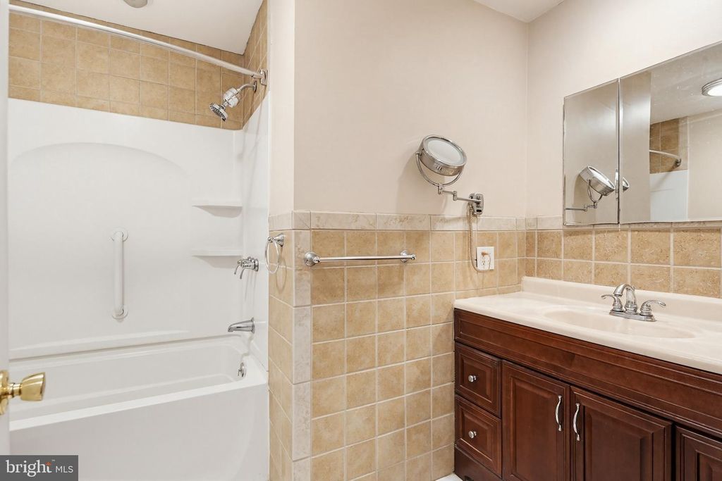 Image 17 of property listing at 603 YORKMINSTER CT, Westminster, MD 21158