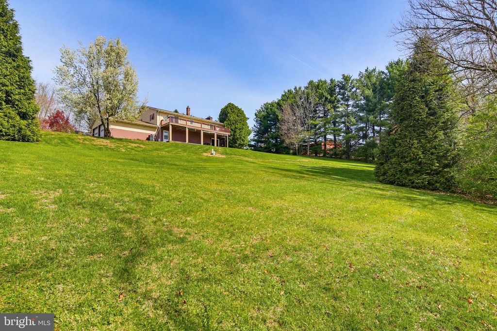 Image 36 of property listing at 603 YORKMINSTER CT, Westminster, MD 21158