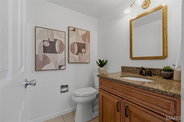 16 Williamsburg Road, Creve Coeur, MO 63141