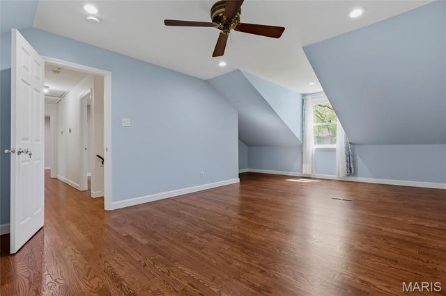 16 Williamsburg Road, Creve Coeur, MO 63141
