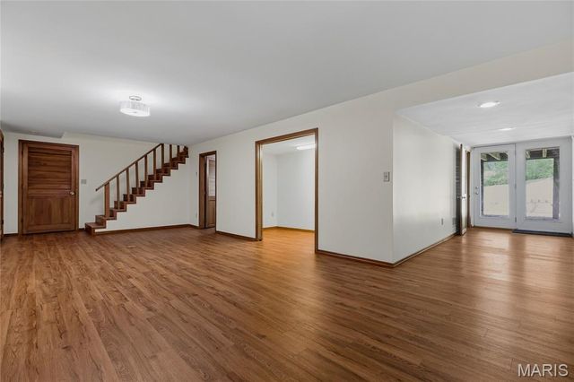 16 Williamsburg Road, Creve Coeur, MO 63141
